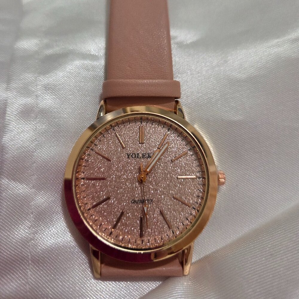 Women’s Quartz Watch Rose Gold Tone Glitter Dial Leather Strap Elegant Gift - Picture 4 of 5
